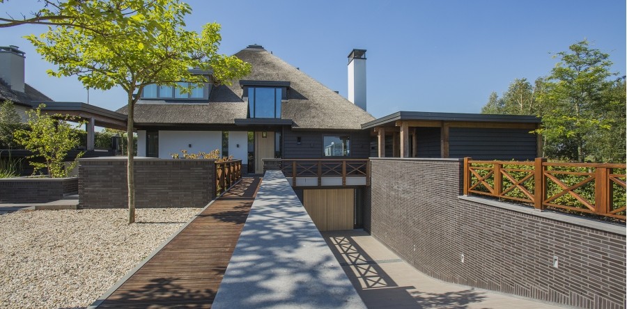 Luxe villa aan het water