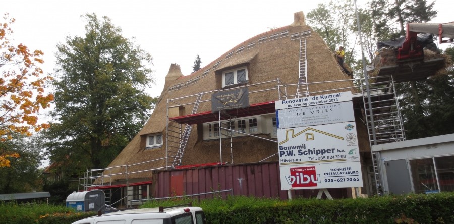 Nieuw rieten dak op De Kameel